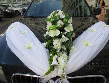 Украшение автомобиля на свадьбу: 4 очень важных совета!