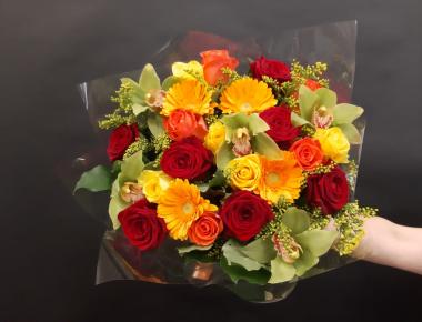 Букет цветов «Этот день тебе»